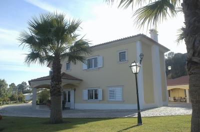 Villa For sale in Rio Maior, Santarem, Portugal